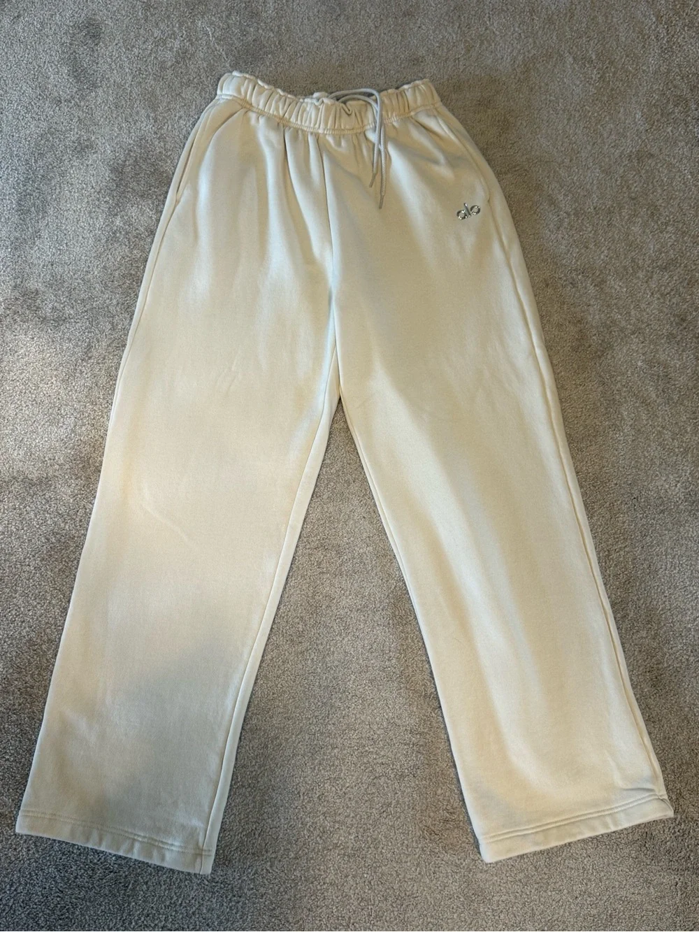 ALO Yoga Accolade sweatpants - Picture 1 of 3